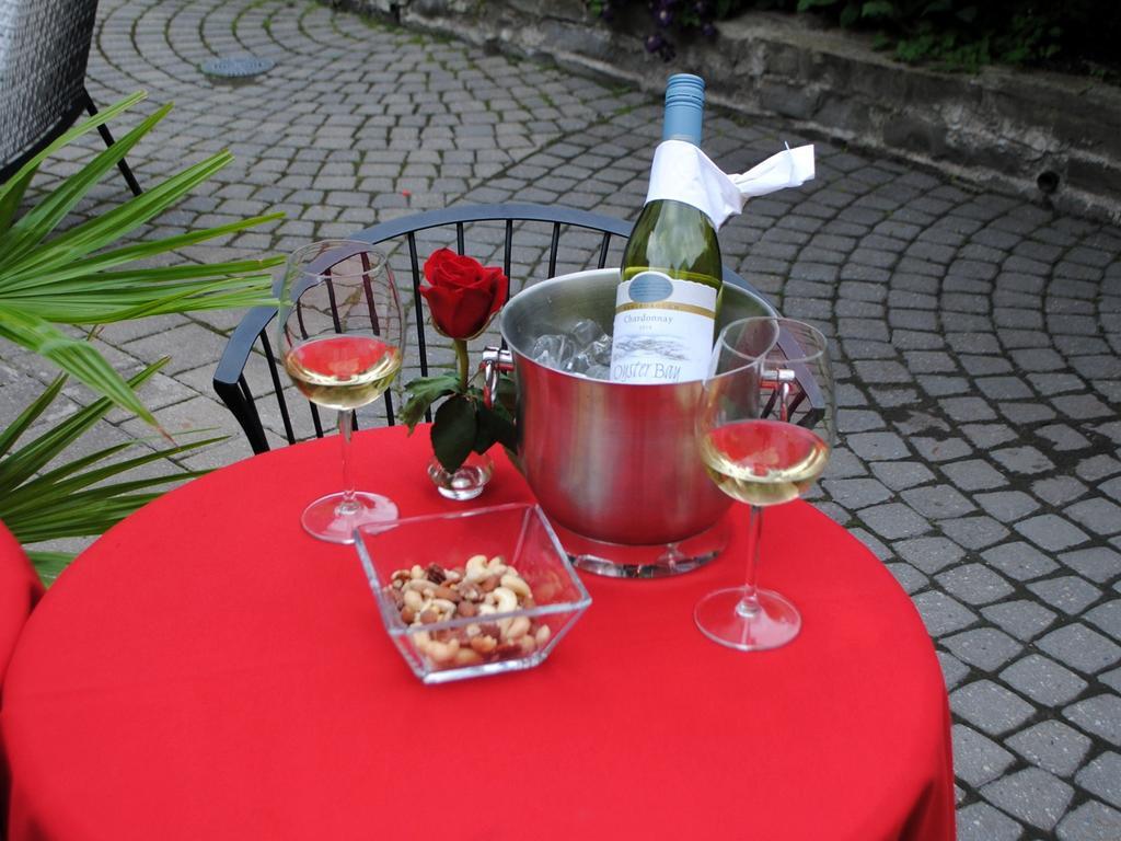 Swiss Hotel Оттава Экстерьер фото